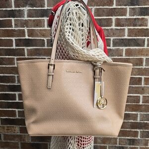 NWT Michael Kors Jet Set Travel Medium Carryall Tote Oyster MK Logo Gold Hardwar
